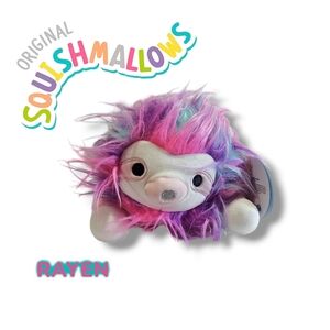 Squishmallow-Rayen; Laying Hug Mees